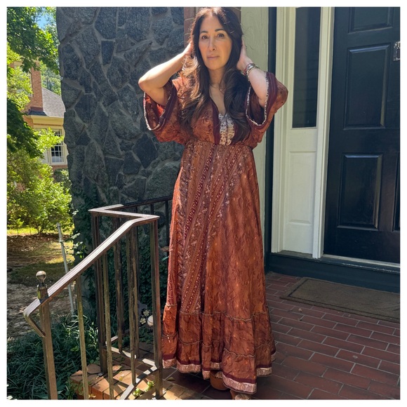 43 Beautiful Silk Blend One of a Kind Print Maxi Flowy Dress - Picture 2 of 6